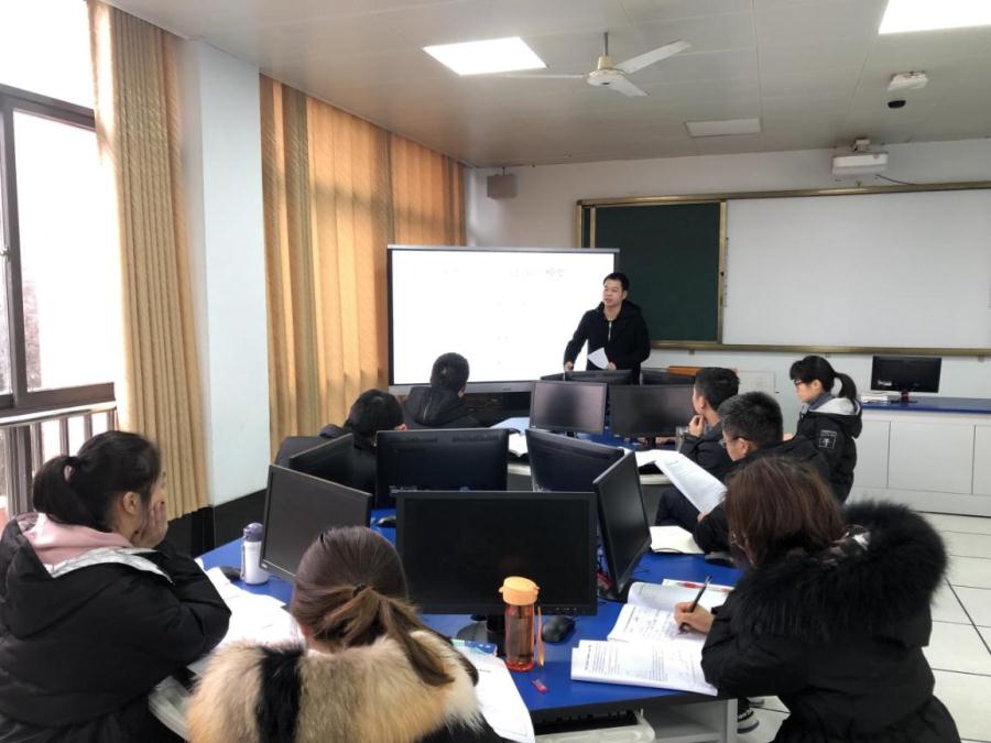 (星期二)下午,双流中学实验学校"名教师陈国华工作室"学员韩科,程国斌