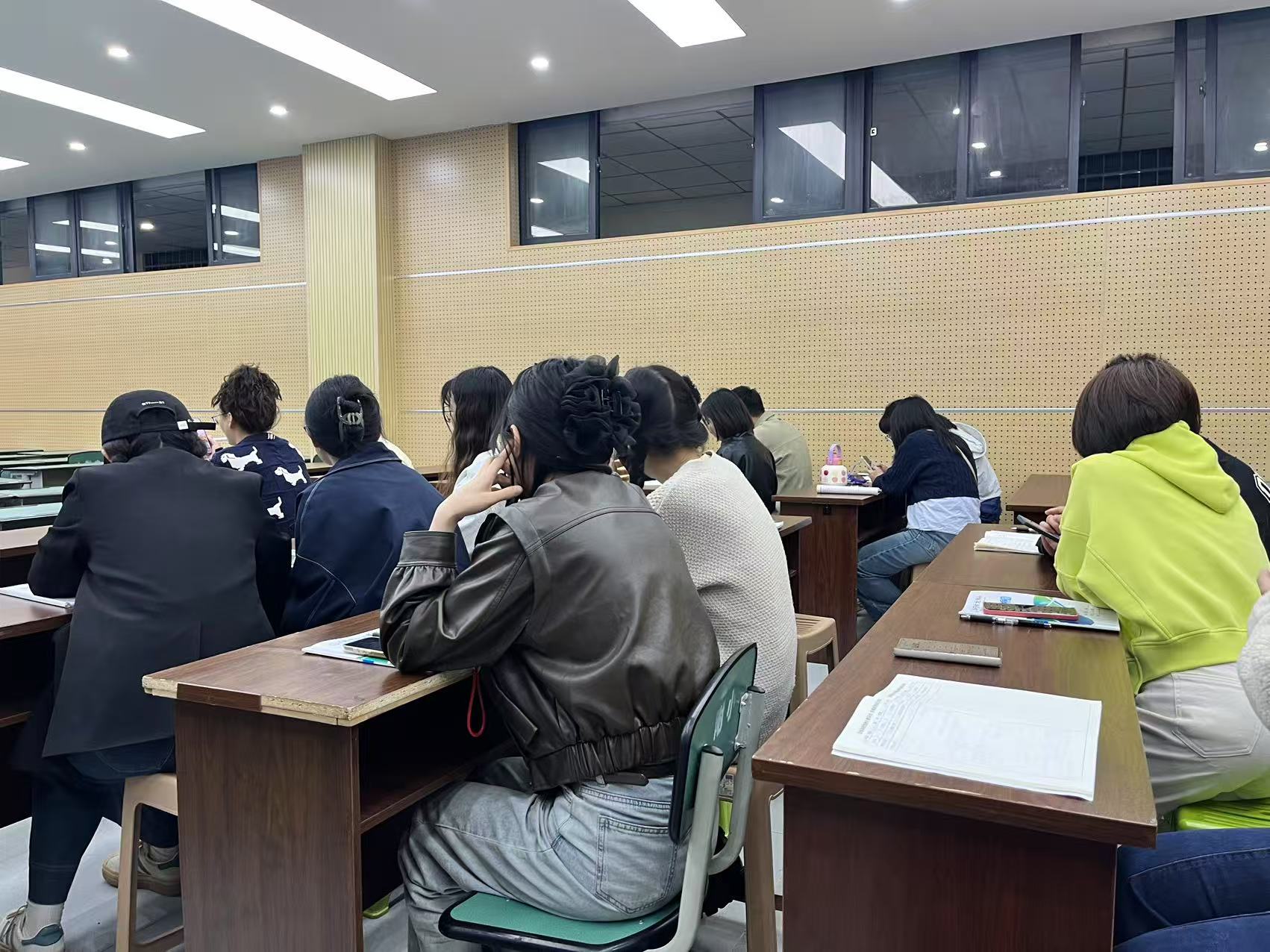 微信图片_20250429165606.jpg 微信图片_20250429165606.jpg